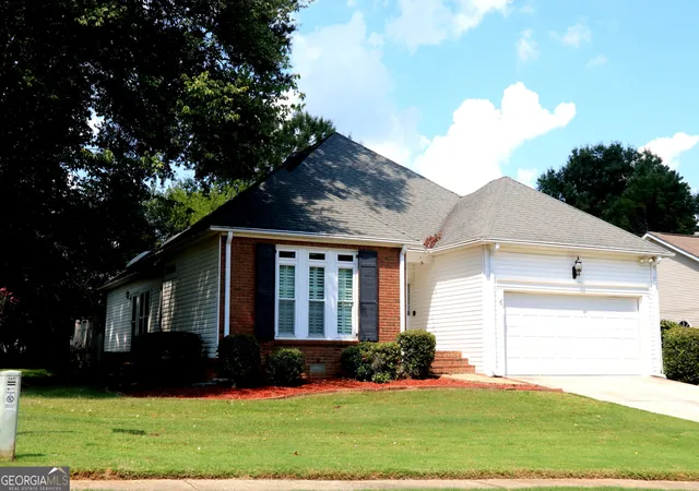 Photo 2 of Single family home for sale at 160 Fenwyck Cmns, Fayetteville, GA 30214 | MLS# 10840718 | Listing updated on 2026-09-11