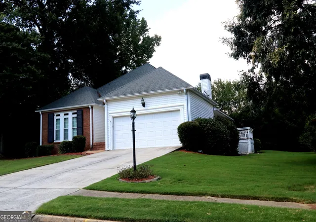 Photo 3 of Single family home for sale at 160 Fenwyck Cmns, Fayetteville, GA 30214 | MLS# 10840718 | Listing updated on 2026-09-18