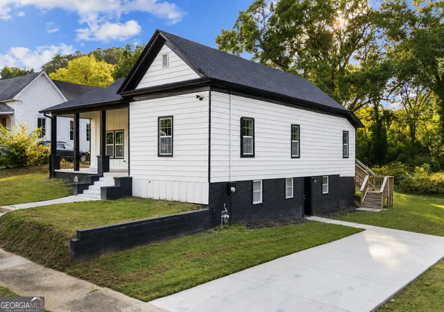 Photo 3 of Single family home for sale at 13 N Blanche Ave Sw, Rome, GA 30161 | MLS# 10834283 | Listing updated on 2026-09-10
