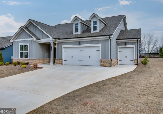 Photo 3 of Single family home for sale at 210 Oakdale Rd #37, Jefferson, GA 30549 | MLS# 10850495 | Listing updated on 2026-10-05