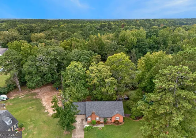 Photo 4 of Single family home for sale at 550 Creekwood Ct SE, Conyers, GA 30094 | MLS# 10872066 | Listing updated on 2026-10-30