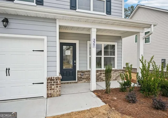Photo 4 of Single family home for sale at 401 Cedar Wood Tr, Winder, GA 30680 | MLS# 10843142 | Listing updated on 2026-09-10