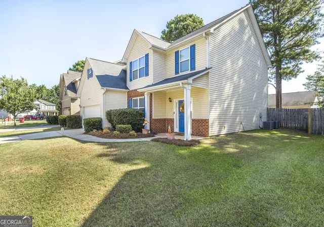 Photo 2 of Single family home for sale at 145 Back Cedar Ln, Warner Robins, GA 31093 | MLS# 10848628 | Listing updated on 2026-09-18