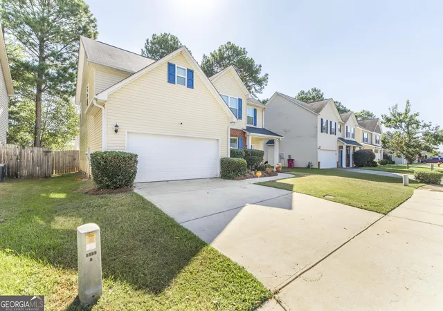 Photo 3 of Single family home for sale at 145 Back Cedar Ln, Warner Robins, GA 31093 | MLS# 10848628 | Listing updated on 2026-09-18