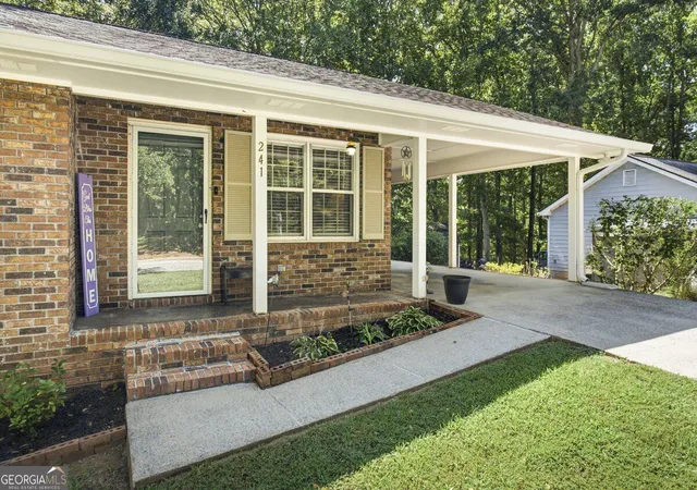 Photo 3 of Single family home for sale at 241 Doster Dr, Winder, GA 30680 | MLS# 10843347 | Listing updated on 2026-10-09
