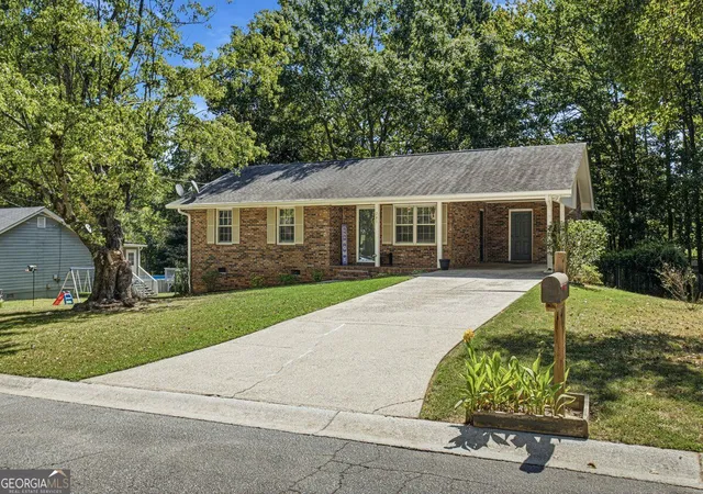 Photo 3 of Single family home for sale at 241 Doster Dr, Winder, GA 30680 | MLS# 10843347 | Listing updated on 2026-10-09