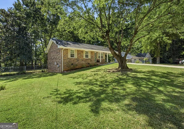 Photo 4 of Single family home for sale at 241 Doster Dr, Winder, GA 30680 | MLS# 10843347 | Listing updated on 2026-10-09