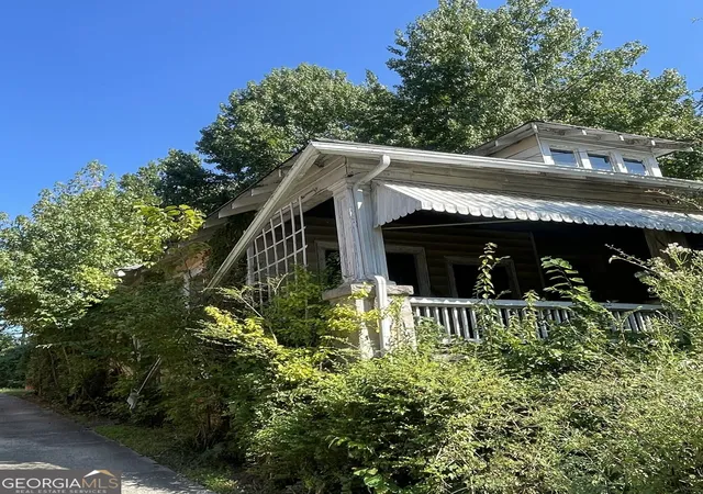 Photo 3 of Sale Pending at 476 E Ontario Ave Sw, Atlanta, GA 30310 | MLS# 10849907 | Listing updated on 2026-09-28