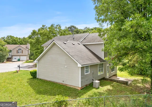 Photo 2 of Single family home for sale at 3129 Stonebridge Crk Dr, Lithonia, GA 30058 | MLS# 10873822 | Listing updated on 2026-10-30
