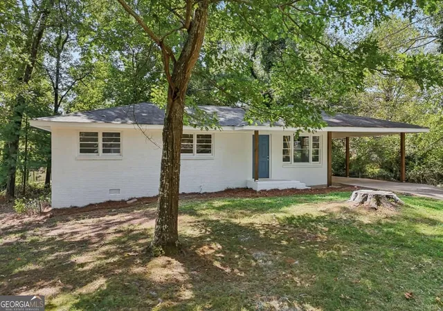 Photo 2 of Sale Pending at 1723 Louise Ln, Austell, GA 30106 | MLS# 10842943 | Listing updated on 2026-09-15