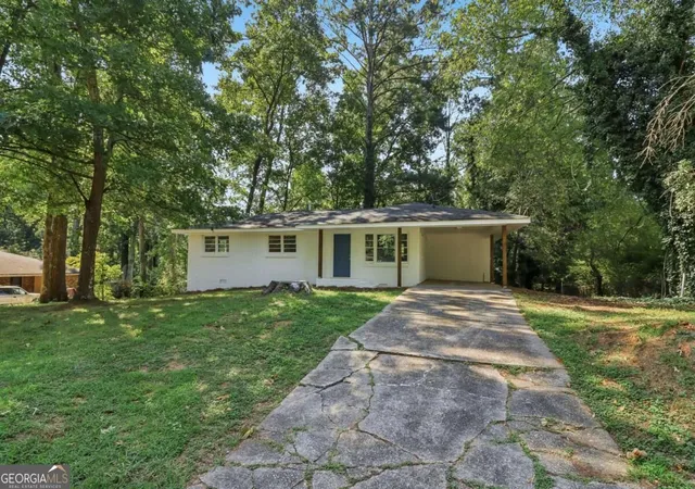 Photo 4 of Sale Pending at 1723 Louise Ln, Austell, GA 30106 | MLS# 10842943 | Listing updated on 2026-09-15