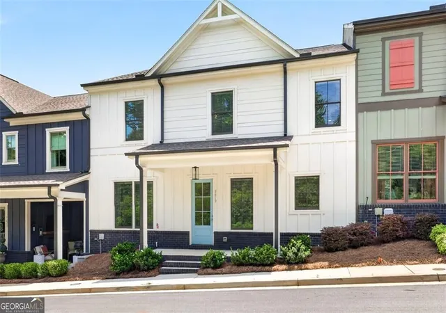 Photo 2 of Townhouse for sale at 5619 Pine St, Flowery Branch, GA 30542 | MLS# 10846822 | Listing updated on 2026-09-30