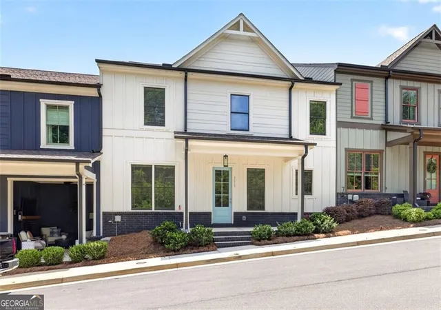 Photo 3 of Townhouse for sale at 5619 Pine St, Flowery Branch, GA 30542 | MLS# 10846822 | Listing updated on 2026-09-30