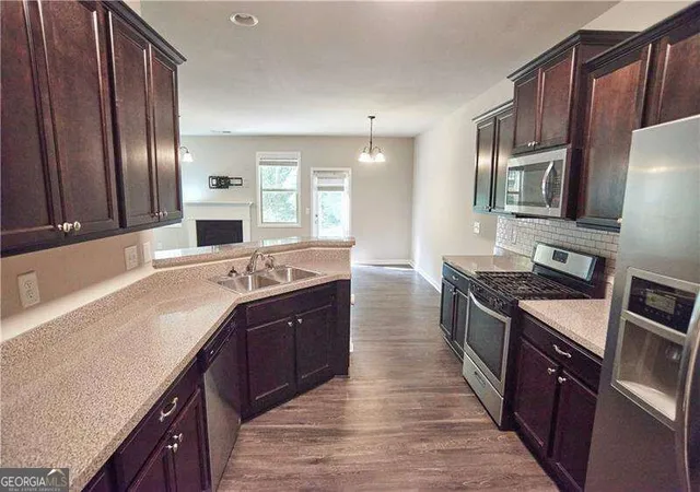 Photo 3 of Townhouse for sale at 177 Townview Dr, Woodstock, GA 30189 | MLS# 10839466 | Listing updated on 2026-09-17