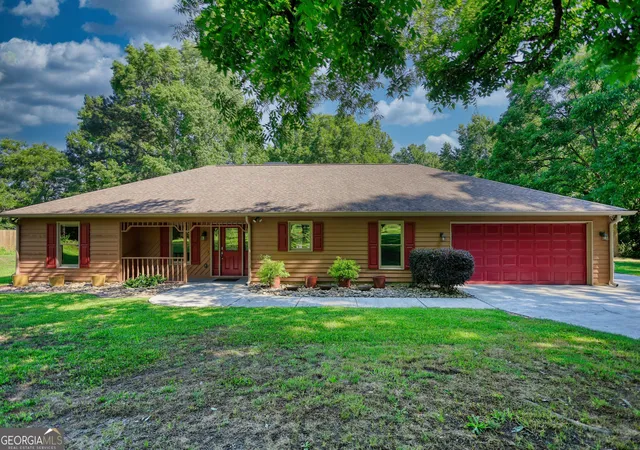 Photo 1 of Single family home for sale at 647 E Mays Rd, Stockbridge, GA 30281 | MLS# 10852024 | Listing updated on 2026-10-08