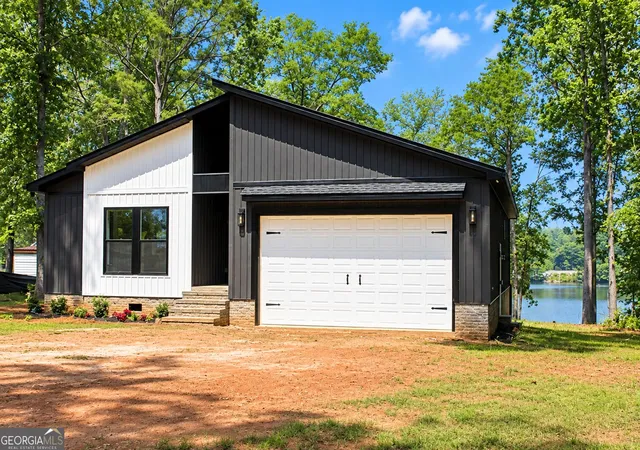 Photo 1 of Single family home for sale at 250 Merry Dr Nw, Milledgeville, GA 31061 | MLS# 10848808 | Listing updated on 2026-10-02
