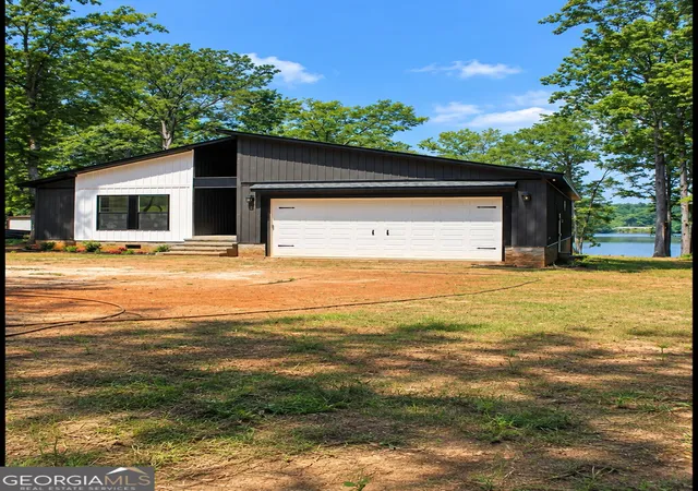 Photo 3 of Single family home for sale at 250 Merry Dr Nw, Milledgeville, GA 31061 | MLS# 10848808 | Listing updated on 2026-10-02