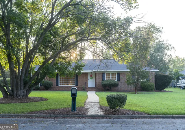 Photo 1 of Single family home for sale at 516 Summit Dr, Albany, GA 31707 | MLS# 10850251 | Listing updated on 2026-10-05