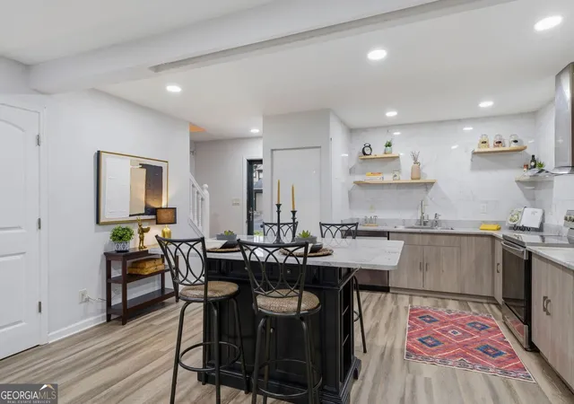 Photo 3 of Condo for sale at 5005 Gardenia Cir, Marietta, GA 30068 | MLS# 10784870 | Listing updated on 2026-09-18