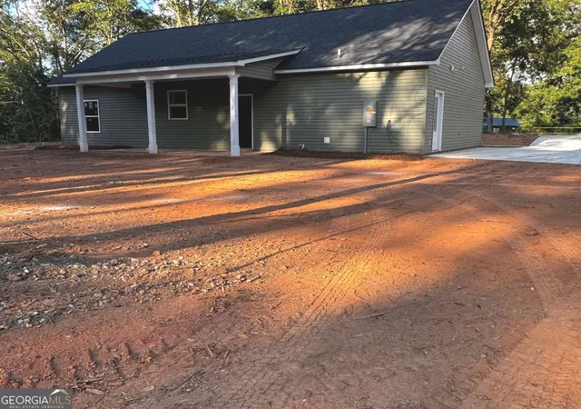 Photo 3 of Single family home for sale at 33 Peachtree St, Hartwell, GA 30643 | MLS# 10844925 | Listing updated on 2026-09-13