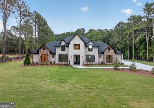 Photo 2 of Mansion for sale at 292 Double Springs Rd Sw, Monroe, GA 30656 | MLS# 10819563 | Listing updated on 2026-10-08