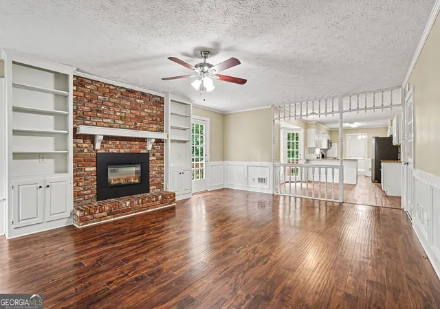 Photo 3 of Single family home for sale at 3884 Hunting Ridge Dr Sw, Lilburn, GA 30047 | MLS# 10798376 | Listing updated on 2026-10-07