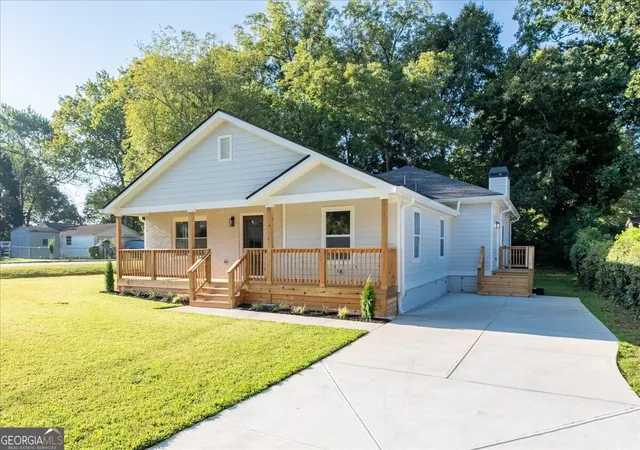Photo 1 of Single family home for sale at 1068 Mclinden Ave Se, Smyrna, GA 30080 | MLS# 10840102 | Listing updated on 2026-09-20