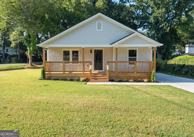 Photo 2 of Single family home for sale at 1068 Mclinden Ave Se, Smyrna, GA 30080 | MLS# 10840102 | Listing updated on 2026-09-20