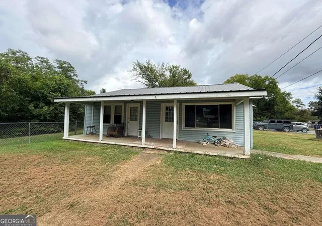 Photo 1 of Single family home for sale at 645 James St, Rossville, GA 30741 | MLS# 10846480 | Listing updated on 2026-09-30