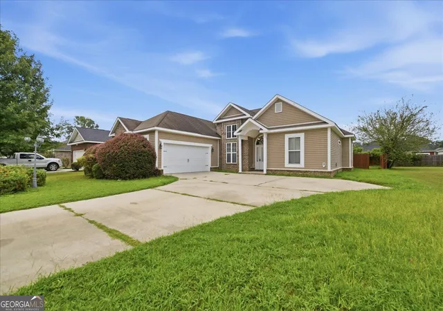 Photo 2 of Sale Pending at 200 Saint Augustine Dr, Bonaire, GA 31005 | MLS# 10837197 | Listing updated on 2026-09-01