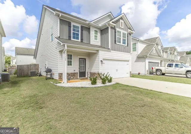 Photo 3 of Single family home for sale at 129 Red Birch Ln, Warner Robins, GA 31093 | MLS# 10849622 | Listing updated on 2026-09-26