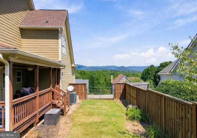 Photo 2 of Single family home for sale at 424 Arbor Hills Rd N, Talking Rock, GA 30175 | MLS# 10848002 | Listing updated on 2026-09-17