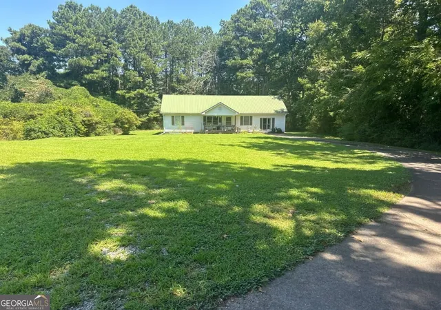 Photo 2 of Single family home for sale at 129 Pirklewood Cir, Cumming, GA 30040 | MLS# 10842503 | Listing updated on 2026-09-29