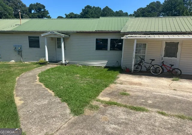 Photo 4 of Single family home for sale at 129 Pirklewood Cir, Cumming, GA 30040 | MLS# 10842503 | Listing updated on 2026-09-29
