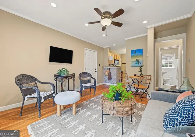 Listing Photo 5 - Condo for sale in building located at 542 Goldsboro Rd NE, Atlanta, GA 30307 - Unit #D