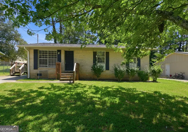 Photo 1 of Single family home for sale at 18 Westgate Park Dr, Newnan, GA 30263 | MLS# 10829972 | Listing updated on 2026-09-20