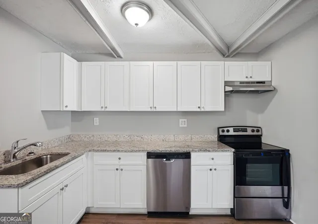 Photo 4 of Single family home for sale at 18 Westgate Park Dr, Newnan, GA 30263 | MLS# 10829972 | Listing updated on 2026-10-09