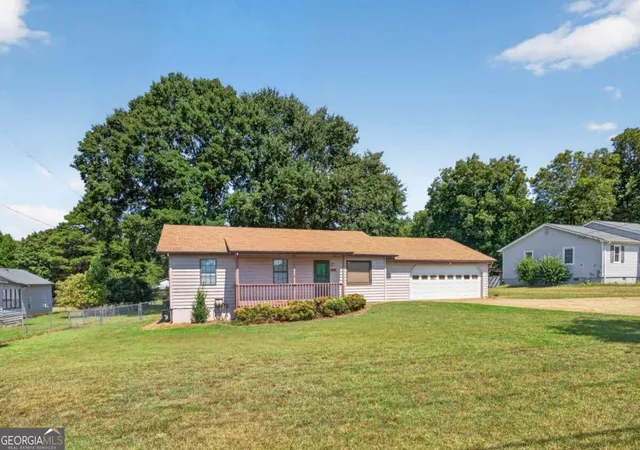 Photo 3 of Sale Pending at 633 Webb Gin House Rd, Lawrenceville, GA 30045 | MLS# 10843088 | Listing updated on 2026-09-11