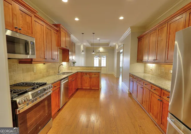Listing Photo 3 - Condo for sale in building located at 2845 Middlecreek Wy, Cumming, GA 30041