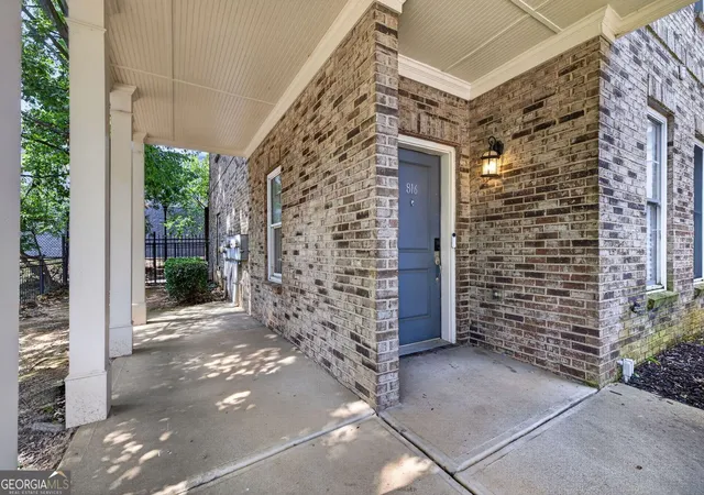 Photo 3 of Townhouse for sale at 816 Liberty Cmns Dr NW, Atlanta, GA 30314 | MLS# 10816714 | Listing updated on 2026-09-15