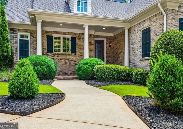 Photo 3 of Single family home for sale at 542 N St Marys Ln Nw, Marietta, GA 30064 | MLS# 10792955 | Listing updated on 2026-10-09