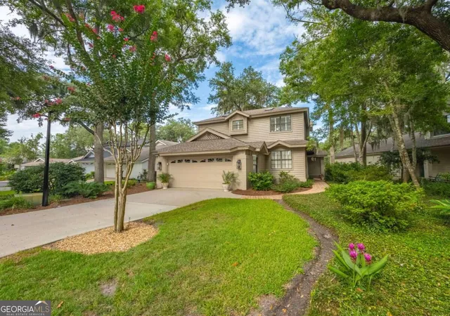 Photo 1 of Single family home for sale at 35 E Bay Tree Ct, Saint Simons Island, GA 31522 | MLS# 10879960 | Listing updated on 2026-10-27