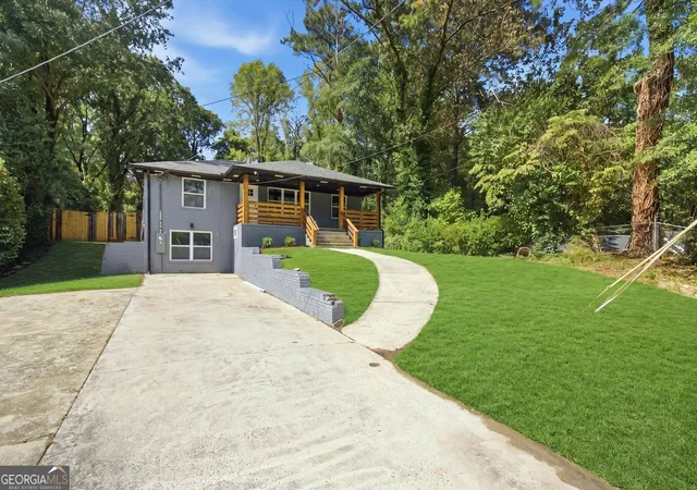 Photo 3 of Single family home for sale at 2531 Hood Ave Nw, Atlanta, GA 30318 | MLS# 10846003 | Listing updated on 2026-10-04