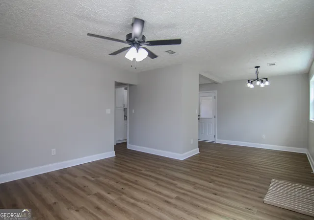 Photo 4 of Single family home for sale at 325 Wisconsin Ave, Warner Robins, GA 31093 | MLS# 10843978 | Listing updated on 2026-10-27