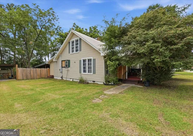 Photo 3 of Multi family home for sale at 110 Houston St, Sylvester, GA 31791 | MLS# 10849838 | Listing updated on 2026-10-04