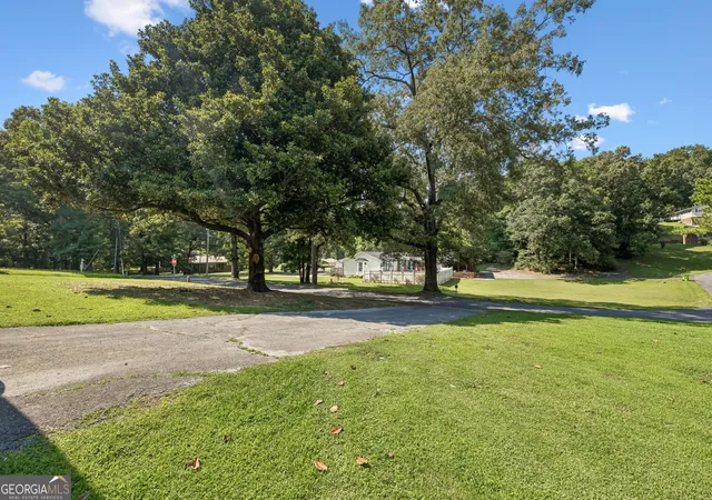 Photo 3 of Single family home for sale at 209 Curtis Rd, Dalton, GA 30720 | MLS# 10848785 | Listing updated on 2026-10-02