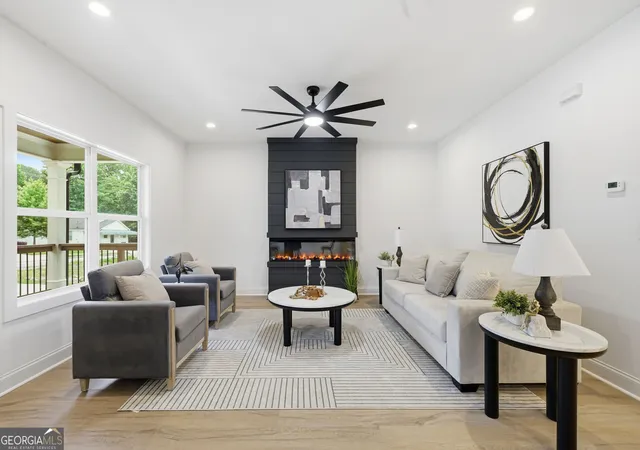 Photo 3 of Single family home for sale at 2194 SW Wingate St, Atlanta, GA 30310 | MLS# 10841555 | Listing updated on 2026-09-08