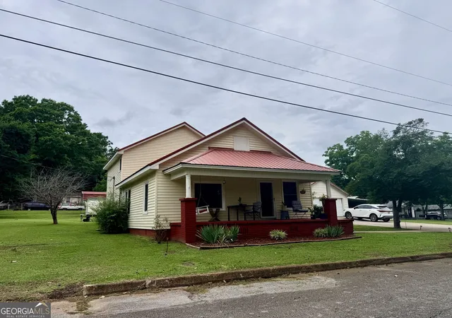 Photo 3 of Single family home for sale at 117 Mcclellan, Piedmont, AL 36272 | MLS# 10852918 | Listing updated on 2026-10-08