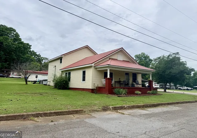 Photo 3 of Single family home for sale at 117 Mcclellan, Piedmont, AL 36272 | MLS# 10852918 | Listing updated on 2026-10-08