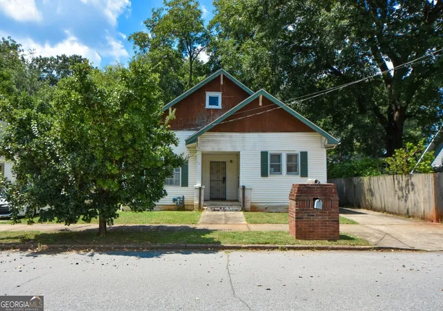 Photo 3 of Single family home for sale at 19 Clifton St, Atlanta, GA 30317 | MLS# 10843812 | Listing updated on 2026-09-10